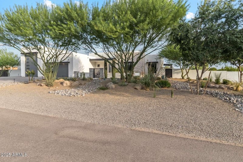 37215 11th Ave #B2, Phoenix, AZ 85086