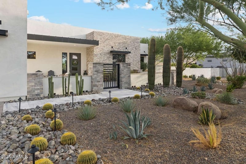 37215 11th Ave #B2, Phoenix, AZ 85086
