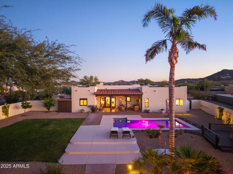 37216 15th Ave, Phoenix, AZ 85086