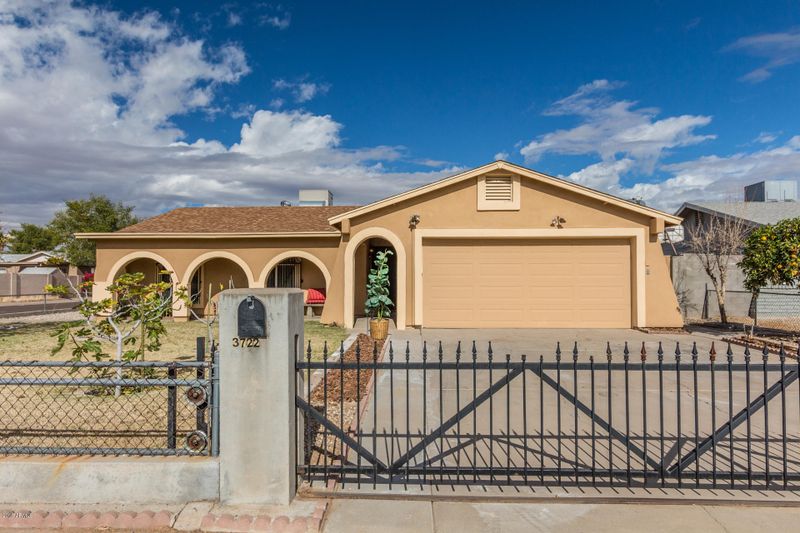 3722 E Nisbet Rd, Phoenix, AZ 85032