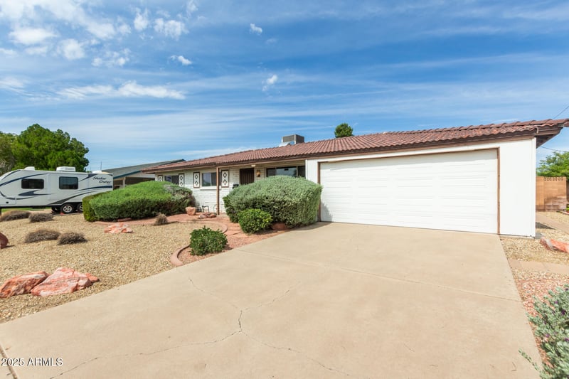 3722 Frier Dr, Phoenix, AZ 85051