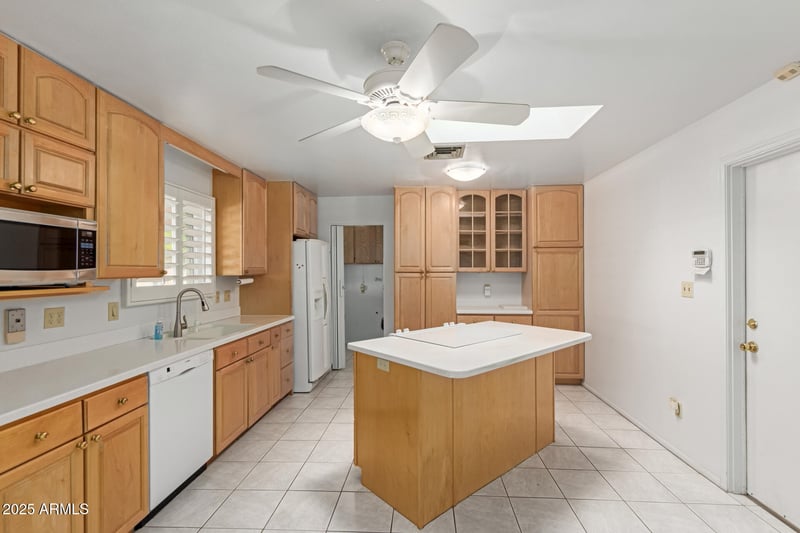 3722 Frier Dr, Phoenix, AZ 85051