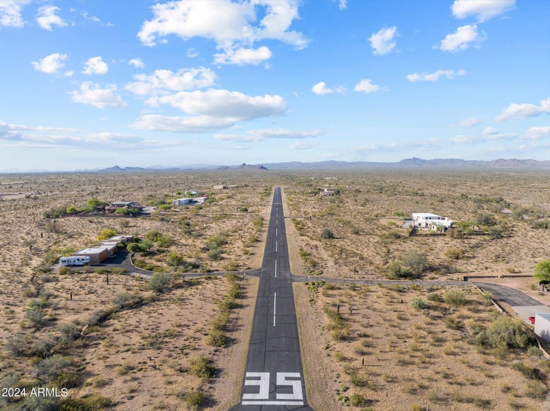 37224 237th Ave, Morristown, AZ 85342