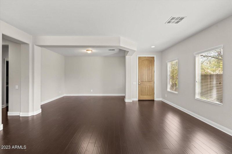 3723 E Zachary Dr, Phoenix, AZ 85050