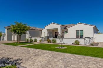 37233 11th Ave, Phoenix, AZ 85086