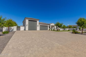 37233 11th Ave, Phoenix, AZ 85086