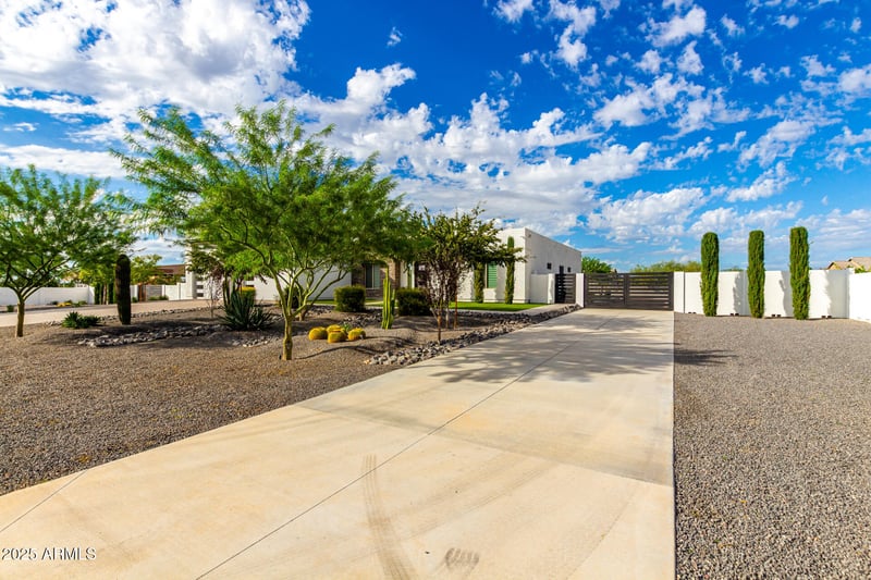 37239 11th Ave, Phoenix, AZ 85086