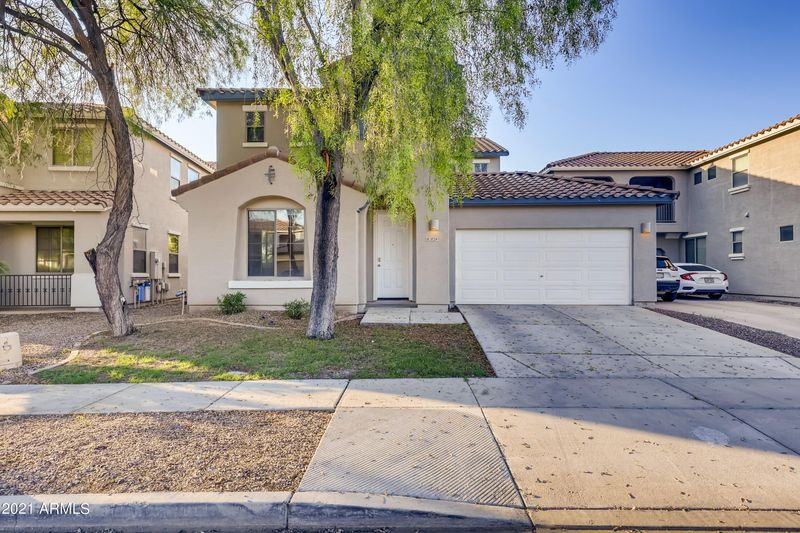 3724 E Sebastian Ln, Gilbert, AZ 85297