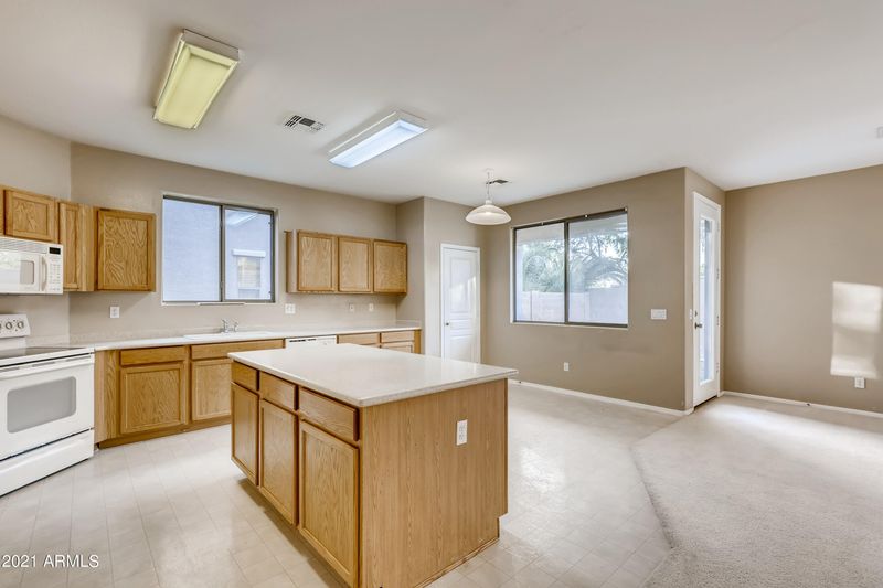 3724 E Sebastian Ln, Gilbert, AZ 85297