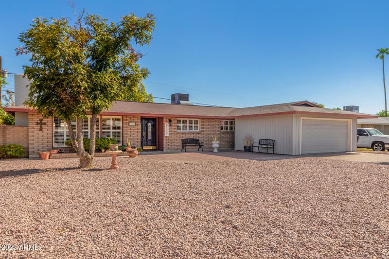3725 W Griswold Rd, Phoenix, AZ 85051
