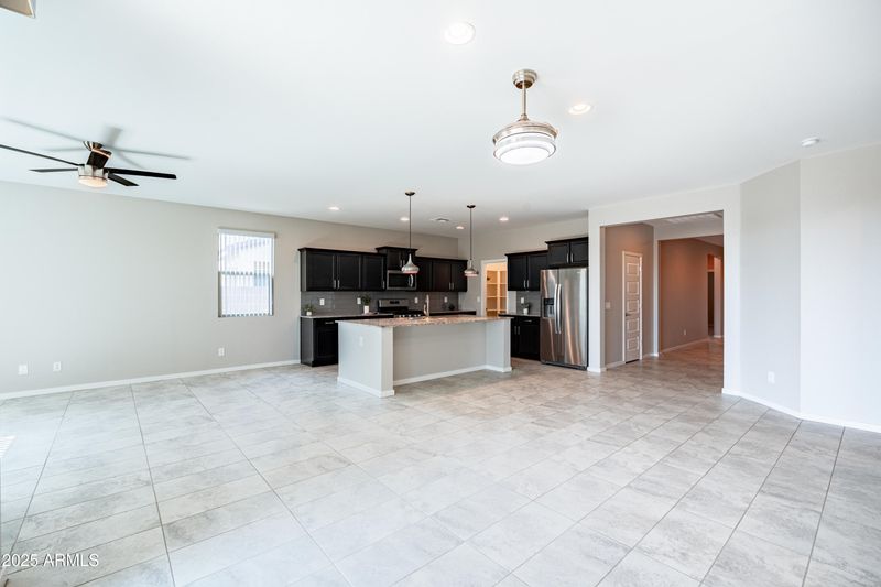 37252 N Big Bend Rd, San Tan Valley, AZ 85140