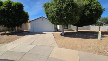3726 Melinda Ln, Glendale, AZ 85308
