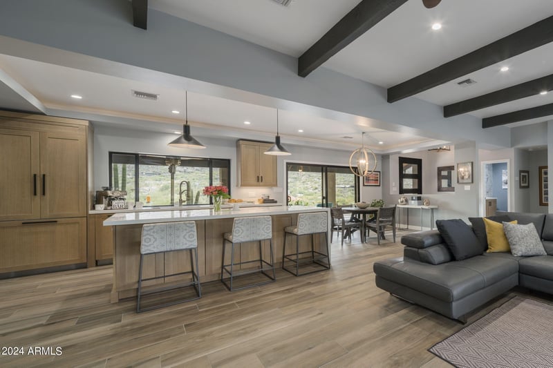 37261 N Holiday Ln, Carefree, AZ 85377