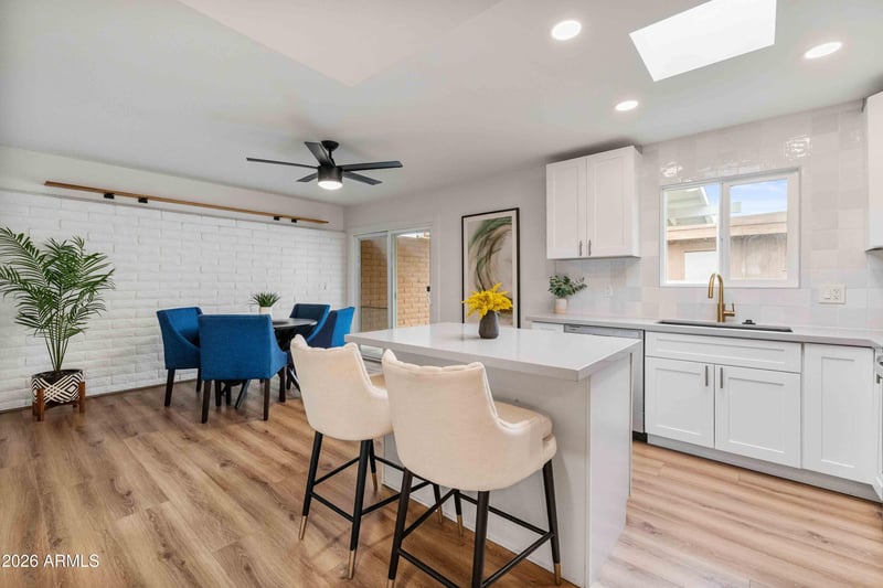 3728 E Sunnyside Dr, Phoenix, AZ 85028