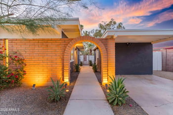 3728 E Sunnyside Dr, Phoenix, AZ 85028