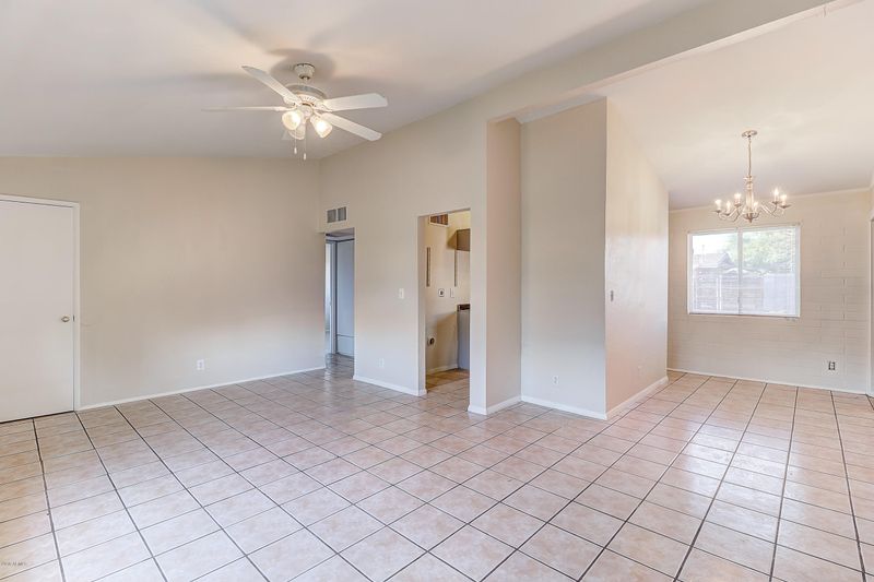 3728 W Seldon Ln, Phoenix, AZ 85051