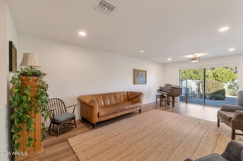 3730 Mercer Ln, Phoenix, AZ 85028