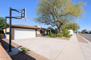 3730 Tuckey Ln, Phoenix, AZ 85019