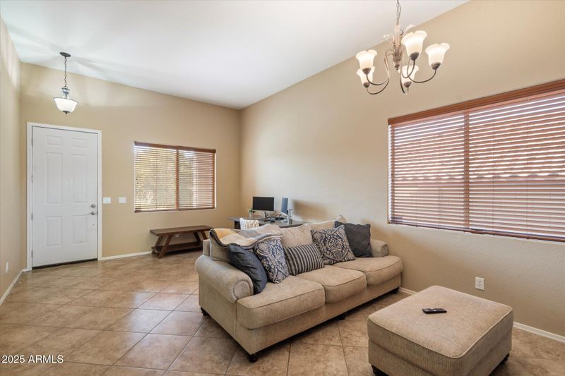 3734 W Blue Eagle Ct, Phoenix, AZ 85086