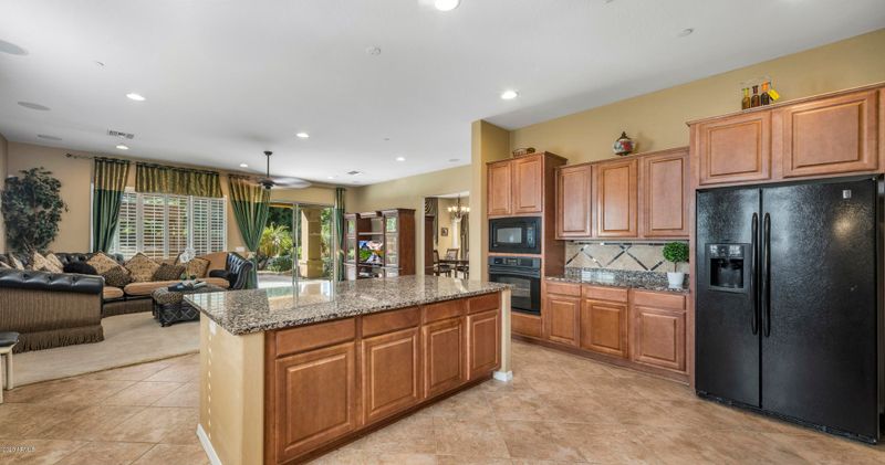 3735 E Maffeo Rd, Phoenix, AZ 85050