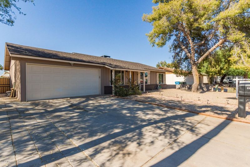 3736 E Dahlia Dr, Phoenix, AZ 85032