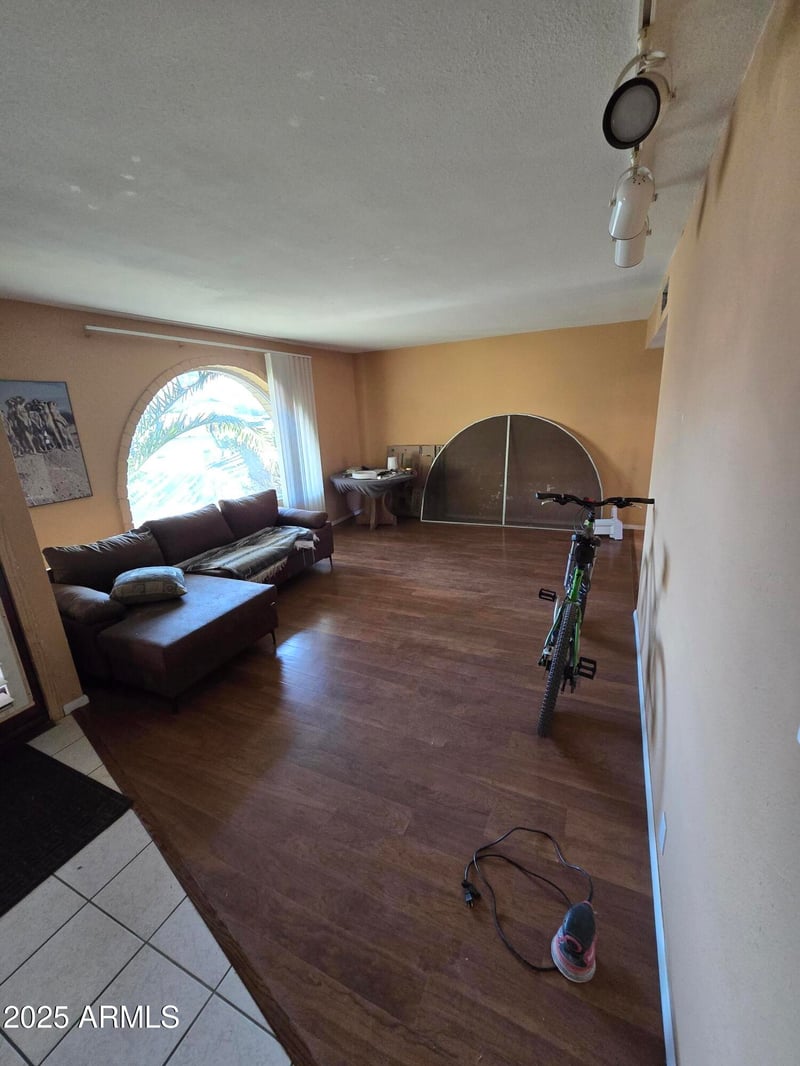 3736 Grandview Rd, Phoenix, AZ 85053