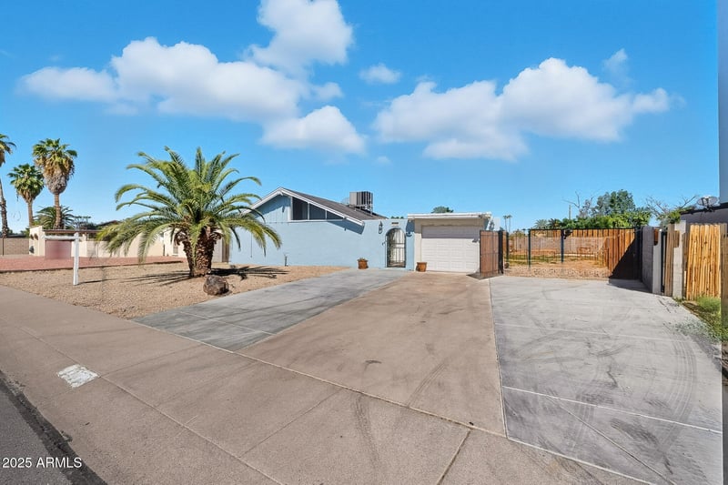 3736 Mercer Ln, Phoenix, AZ 85029