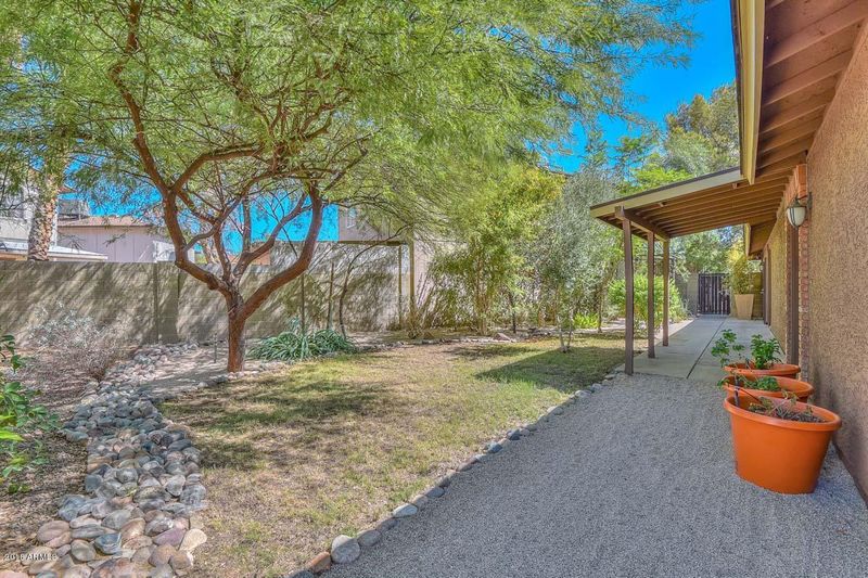 3736 W Wagoner Rd, Glendale, AZ 85308
