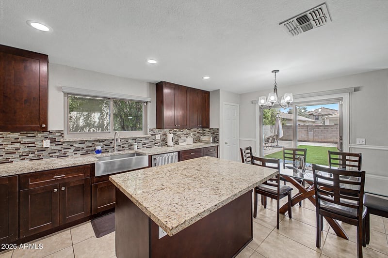 3737 E Constitution Ct, Gilbert, AZ 85296