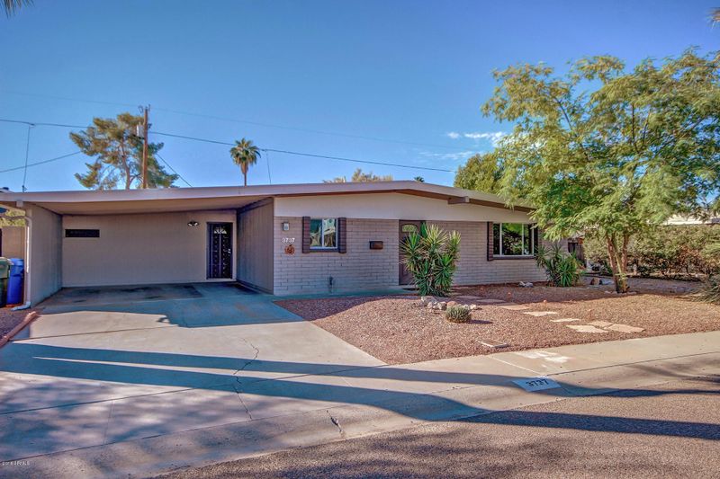 3737 E Laurel Ln, Phoenix, AZ 85028