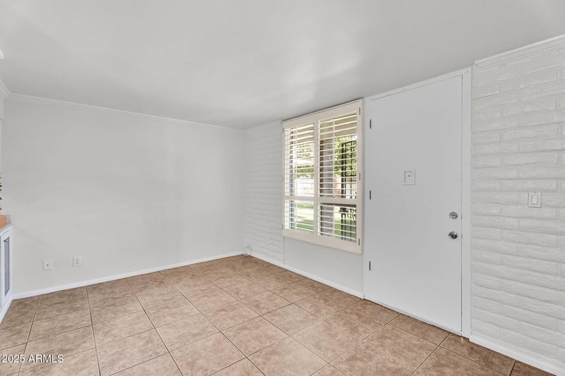 3737 Turney Ave #120, Phoenix, AZ 85018