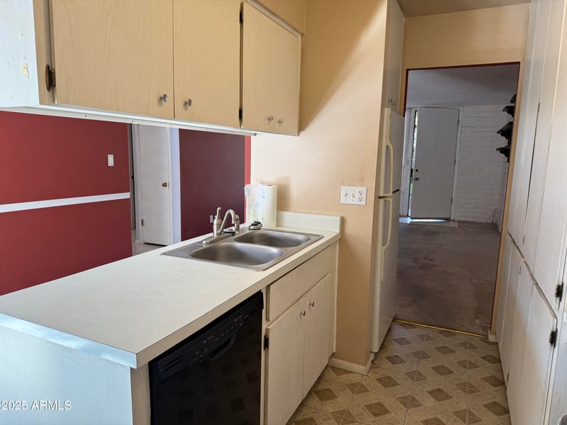 3737 Turney Ave #122, Phoenix, AZ 85018