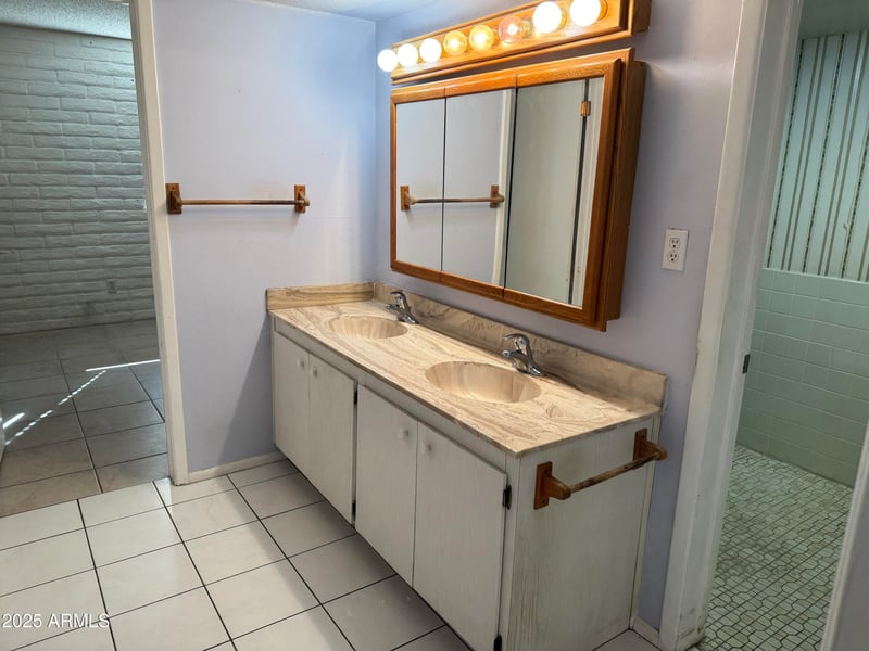 3737 Turney Ave #122, Phoenix, AZ 85018