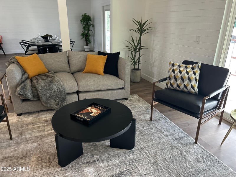 3737 Turney Ave #207, Phoenix, AZ 85018
