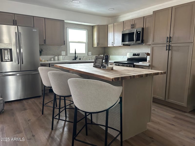 3737 Turney Ave #207, Phoenix, AZ 85018