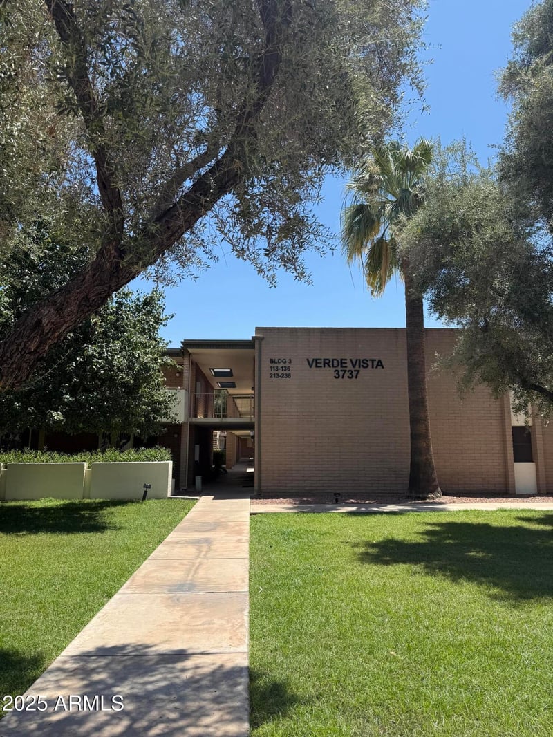3737 Turney Ave #223, Phoenix, AZ 85018