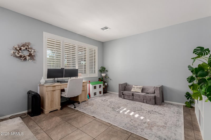 3739 Memorial Dr, Phoenix, AZ 85086