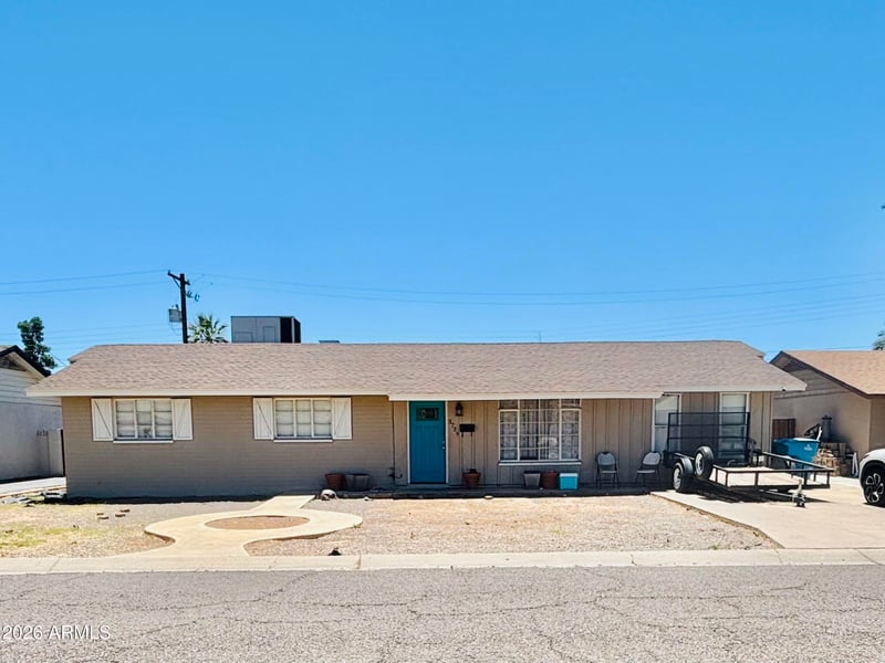 3739 Flynn Ln, Phoenix, AZ 85019