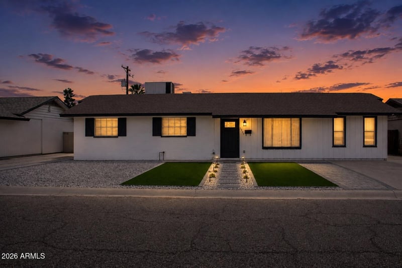 3739 W Flynn Ln, Phoenix, AZ 85019