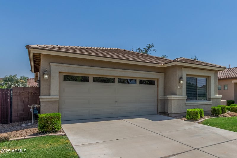 374 W Lyle Ave, San Tan Valley, AZ 85140