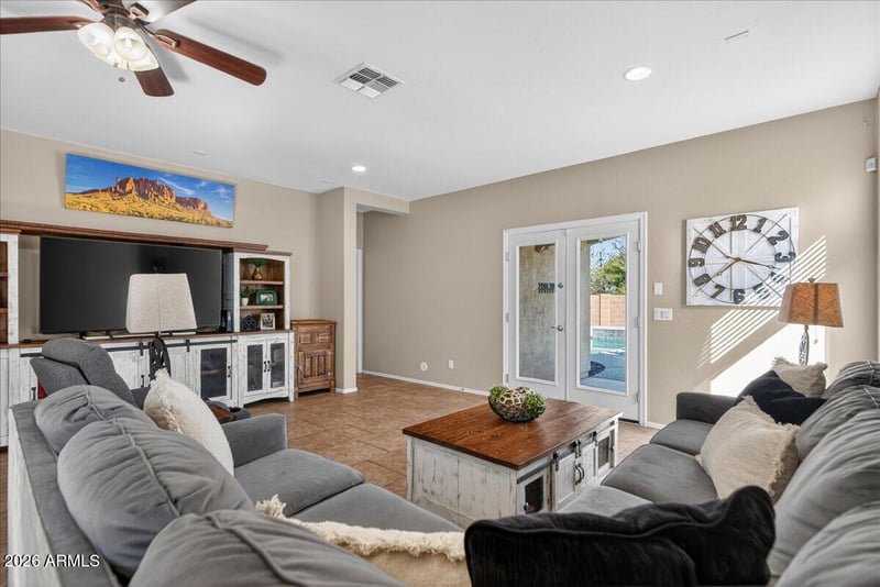3740 Jaguar Ave, Gilbert, AZ 85298