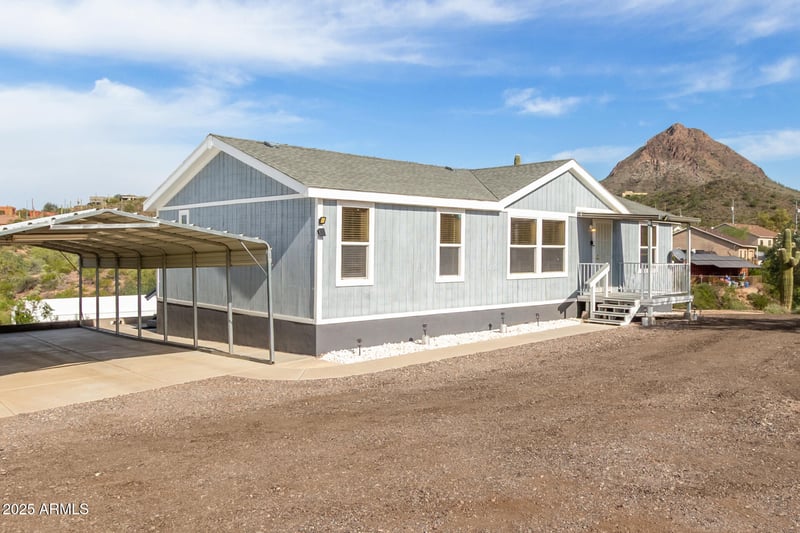 3740 Jenny Lin Rd, New River, AZ 85087