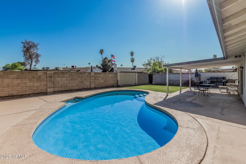 3741 Poinsettia Dr, Phoenix, AZ 85029