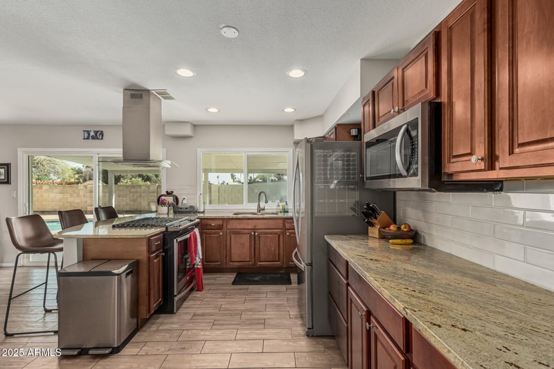 3741 Poinsettia Dr, Phoenix, AZ 85029