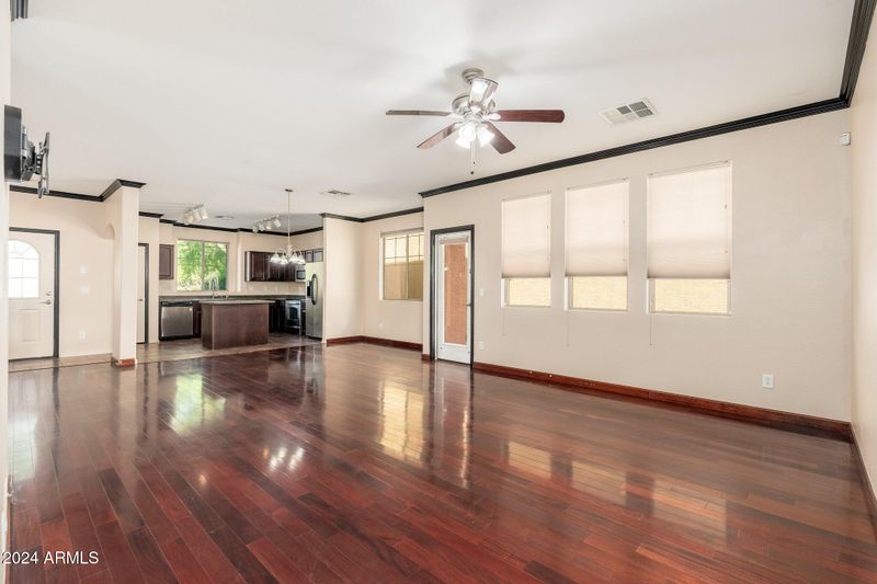 3745 E Kerry Ln, Phoenix, AZ 85050