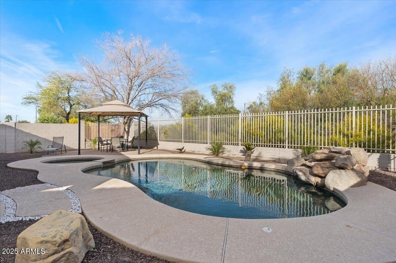 3746 Vallejo Dr, Gilbert, AZ 85298