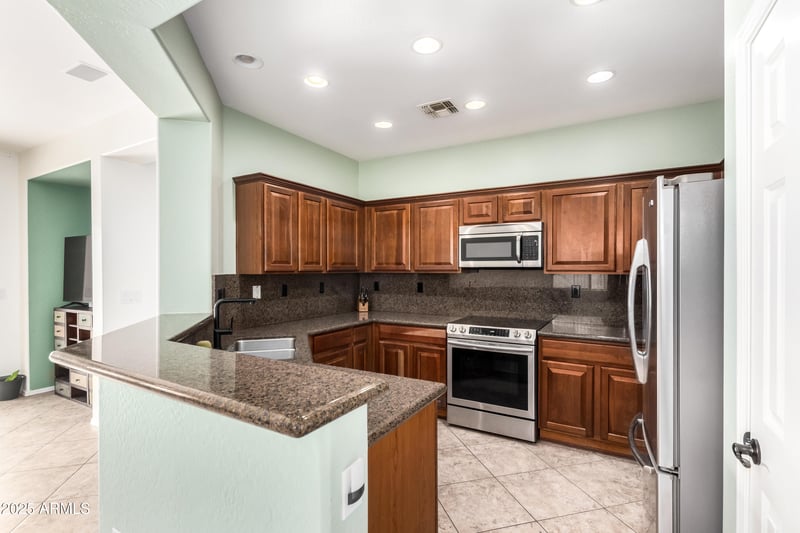 3747 Desert Creek Ln, Phoenix, AZ 85086