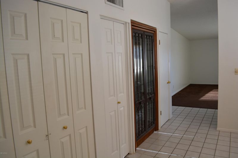 3750 E Shaw Butte Dr, Phoenix, AZ 85028