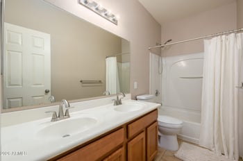3751 Whitman Dr, Anthem, AZ 85086