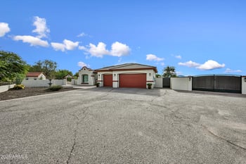 37512 16th St, Phoenix, AZ 85086
